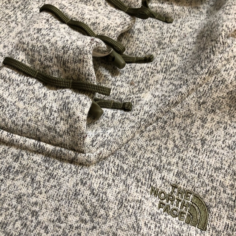 The North Face Pull Over Sweater